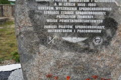 Pamiatkowy-Kamien-lotnisko-w-Strzebielinie